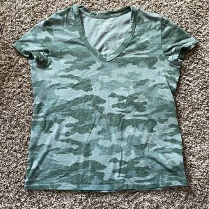 Universal thread goods co. light green army print shirt